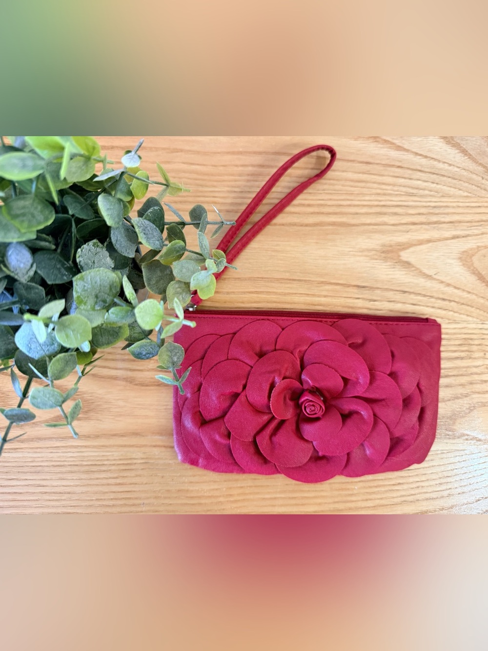 🌿10/$25 • Icing Floral Appliqué Wristlet Clutch - Wine Pink